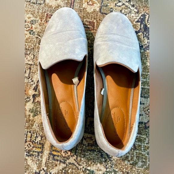 Universal Thread Loafers - Picture 1 of 4